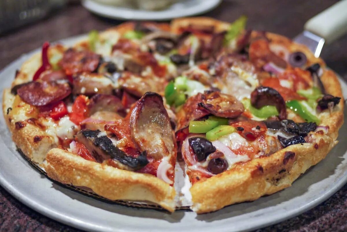 New your pizza. Манхеттен пицца нью йорк. Пиццерия в нью-йорке. New your pizza. New your pizza.