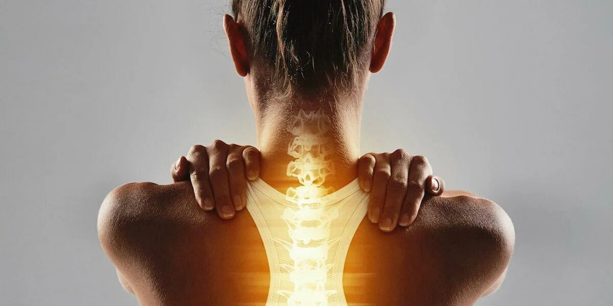Мануальный массаж спины. Остеопатия остеопрактика. Здоровый позвоночник. Спина. Здоровая спина.