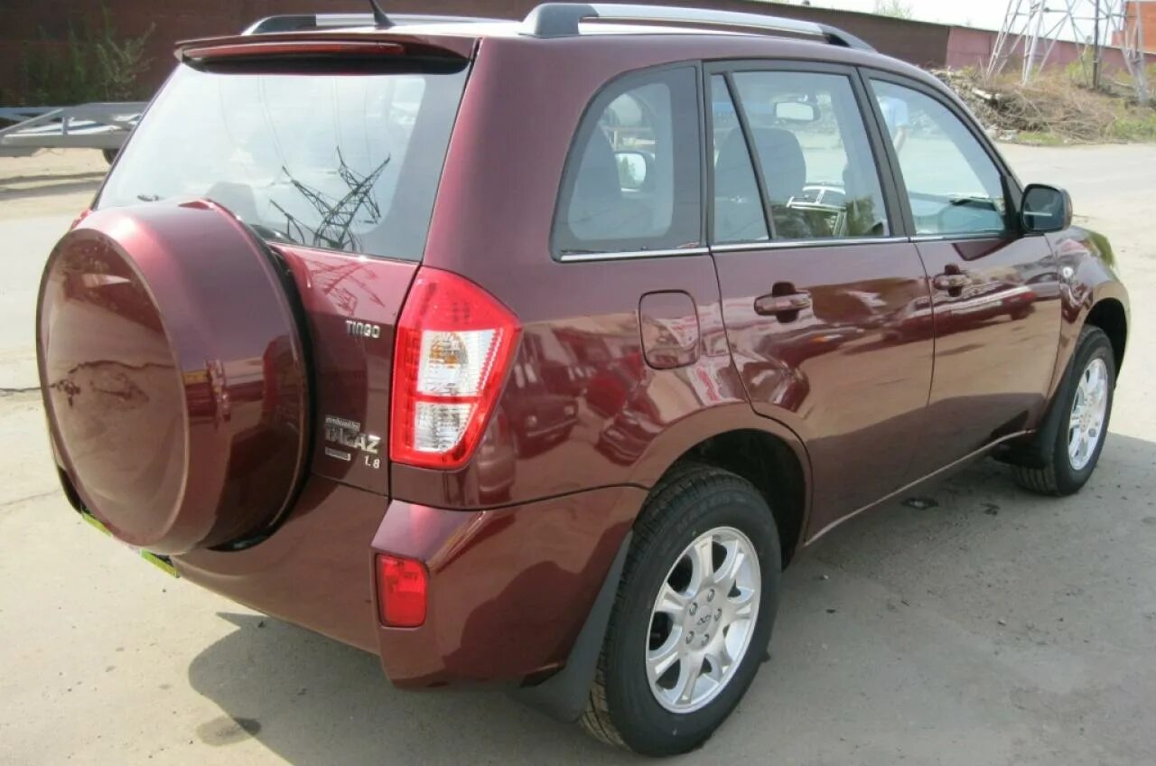 Chery tiggo t11 2013. Chery tiggo t11. Машина чери тигго 11. Tiggo 3. Черри тигго т11 серебристый.