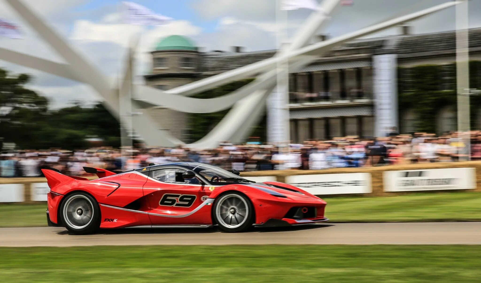 Ferrari скорость. Феррари скорость. Ferrari на скорости. Goodwood FOS. Ferrari.Speed.record.