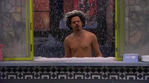Eric André shirtless in 2 Broke Girls 3-13 "And The Big But" .