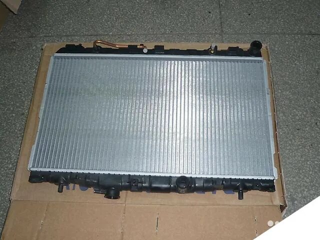 радиатор на хендай сантамо. 1. 8 автомат. радиаторы охлаждения двигателя hyundai. Kia 25310 радиатор.