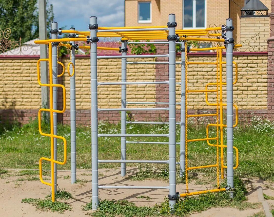 Металлическая площадка для дачи