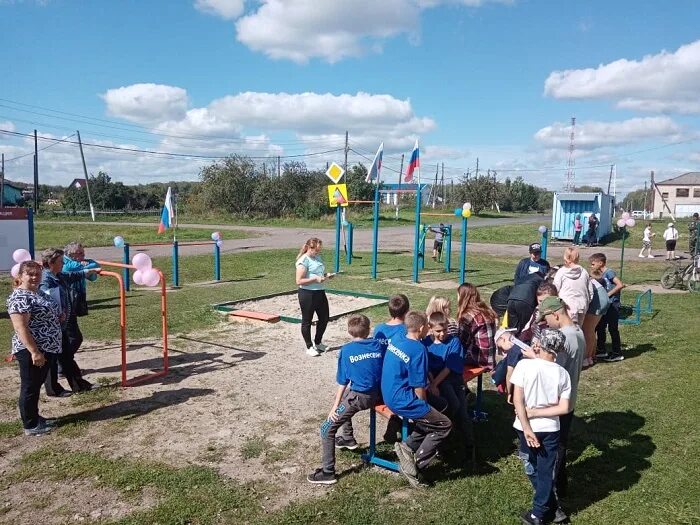 Погода в трубачево на 10. Село мельниково томская область. Дом в мельниково трубачево. Погода в трубачево на 10. Деревенская усадьба поселок трубачево.