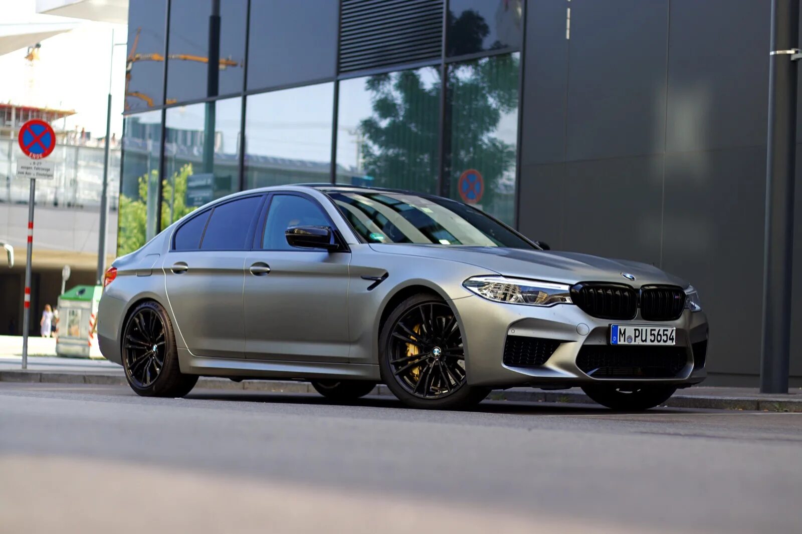 Бмв м5 компетишн 2024 цена. BMW m5 Компетишн. BMW m5 f90 Competition. BMW m5 2023. BMW m5 f10.