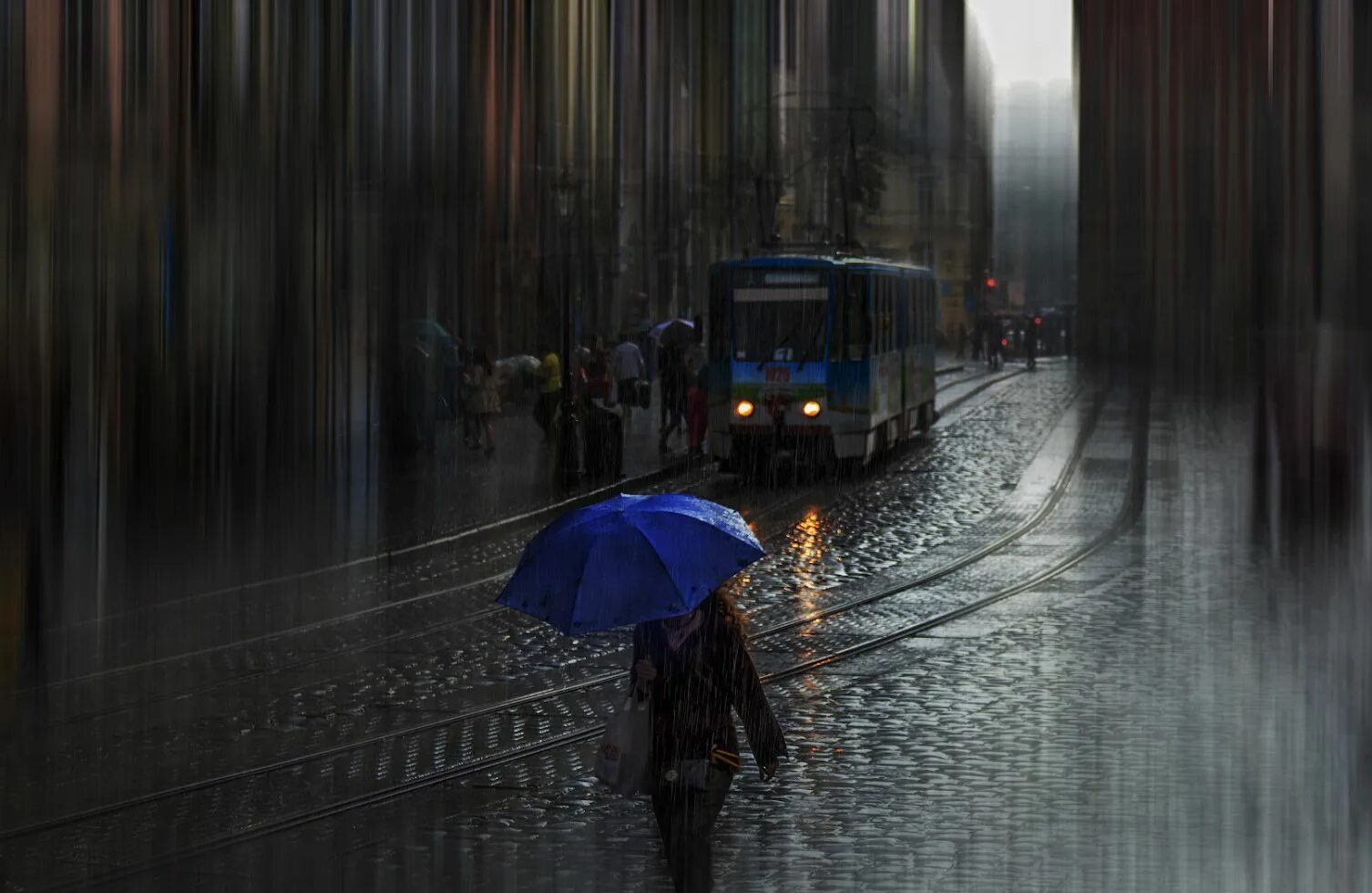 Дождливые картинки. Дождь на улице. Ливень. Дождь в лицо. Красивый ливень.