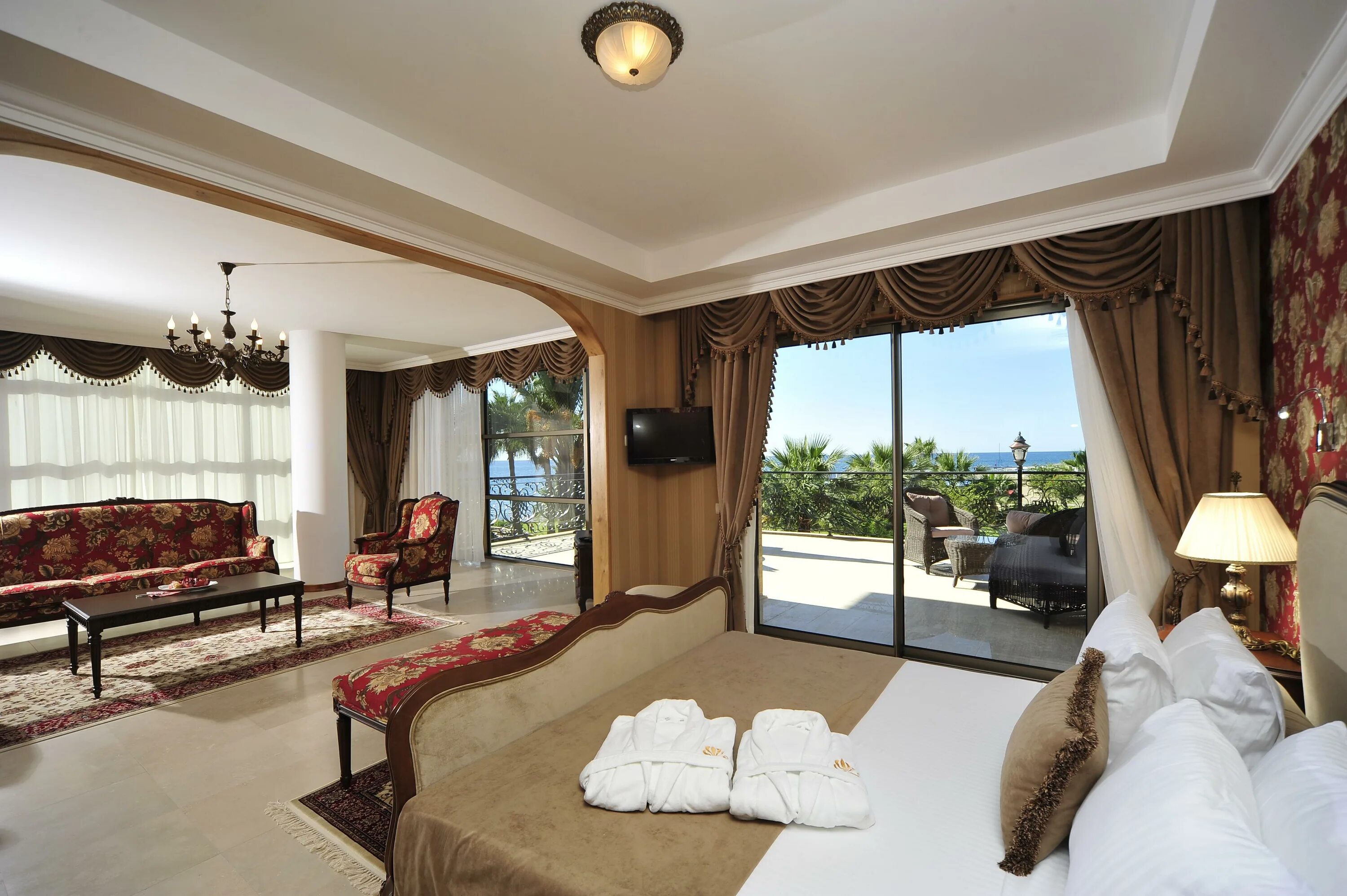 Villa Augusto Alanya. Villa Augusto Boutique Hotel. Бутик отель Турция. Отели в Конаклы с круглыми окнами. Konakli nergis boutique