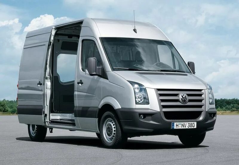 Volkswagen crafter купить. Фольксваген Крафтер,3. VW Crafter 2005. Фольксваген Крафтер ЛТ. Серебристый Фольксваген Крафтер.