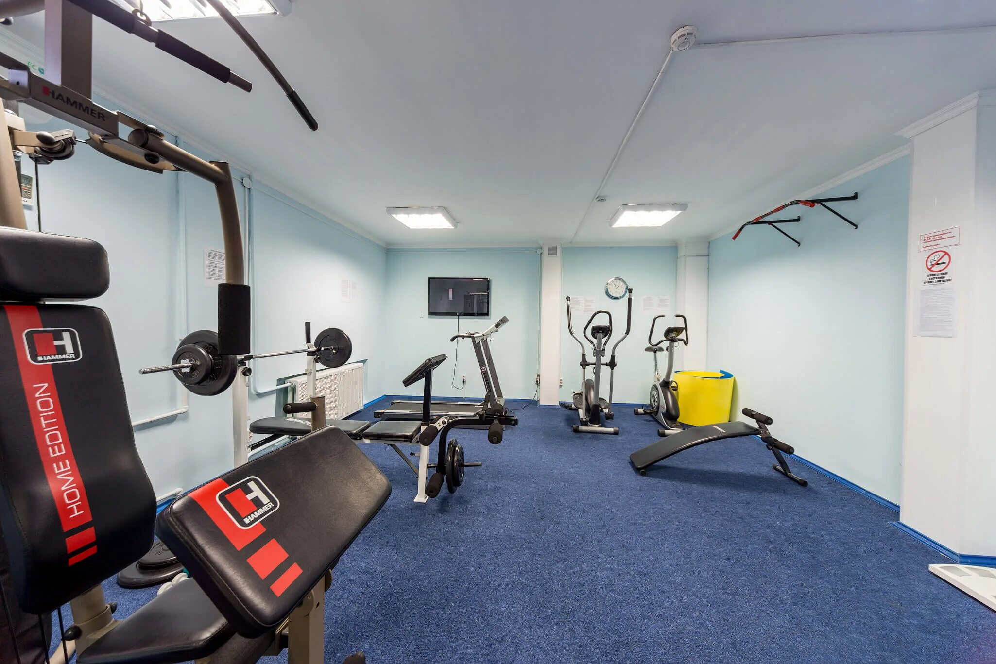 Тренажерный зал м. Тренажерный зал м. Кардио зал 50 кв. Спортзал в аренду казань халитова 5. Тренажерный зал на 100 м2.