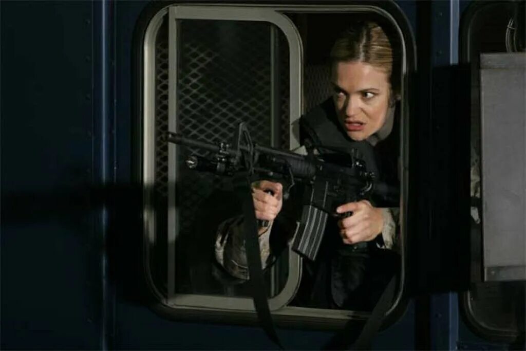 дом мертвецов фильм 2003. эммануэль вожье дом мертвых. дом мертвых фильм 2003 полицейская. дом мертвых 2. 2) house of the dead 2 (дом мёртвых 2) (2005).