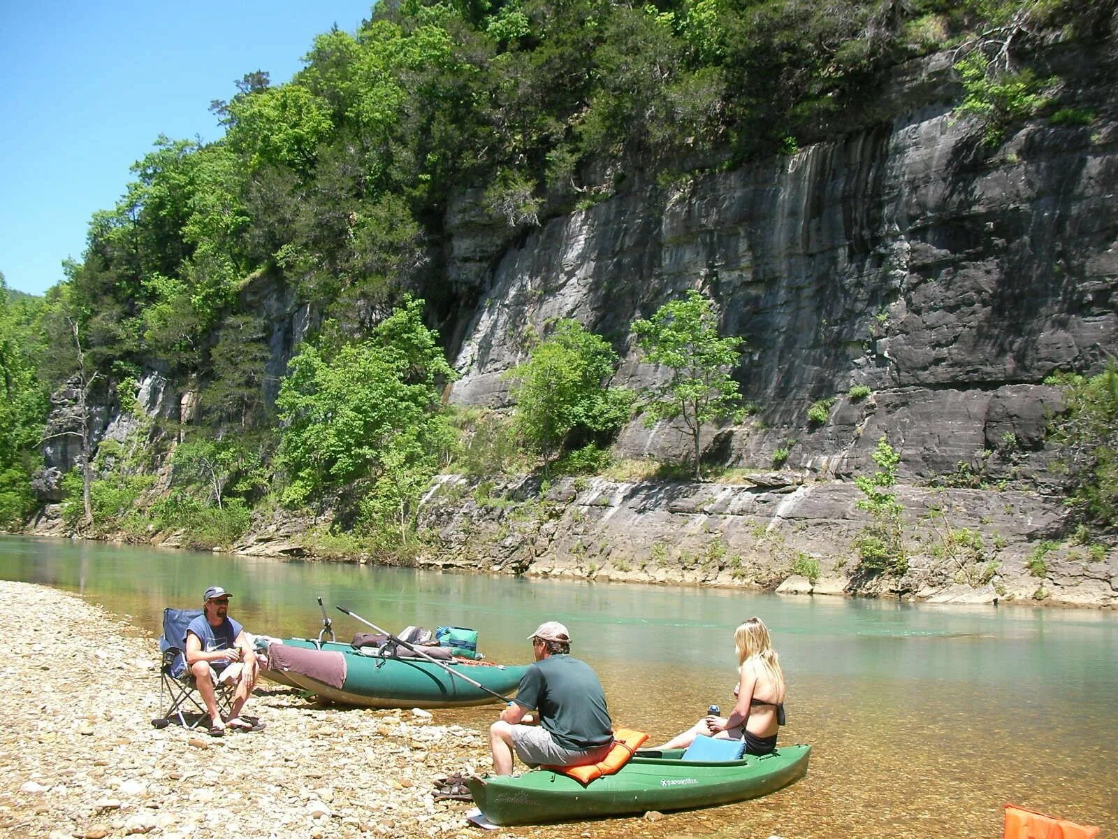 Camping river. Кемпинг у реки. Река Кемп. Camping River Front. Dunton River Camp Kristey.