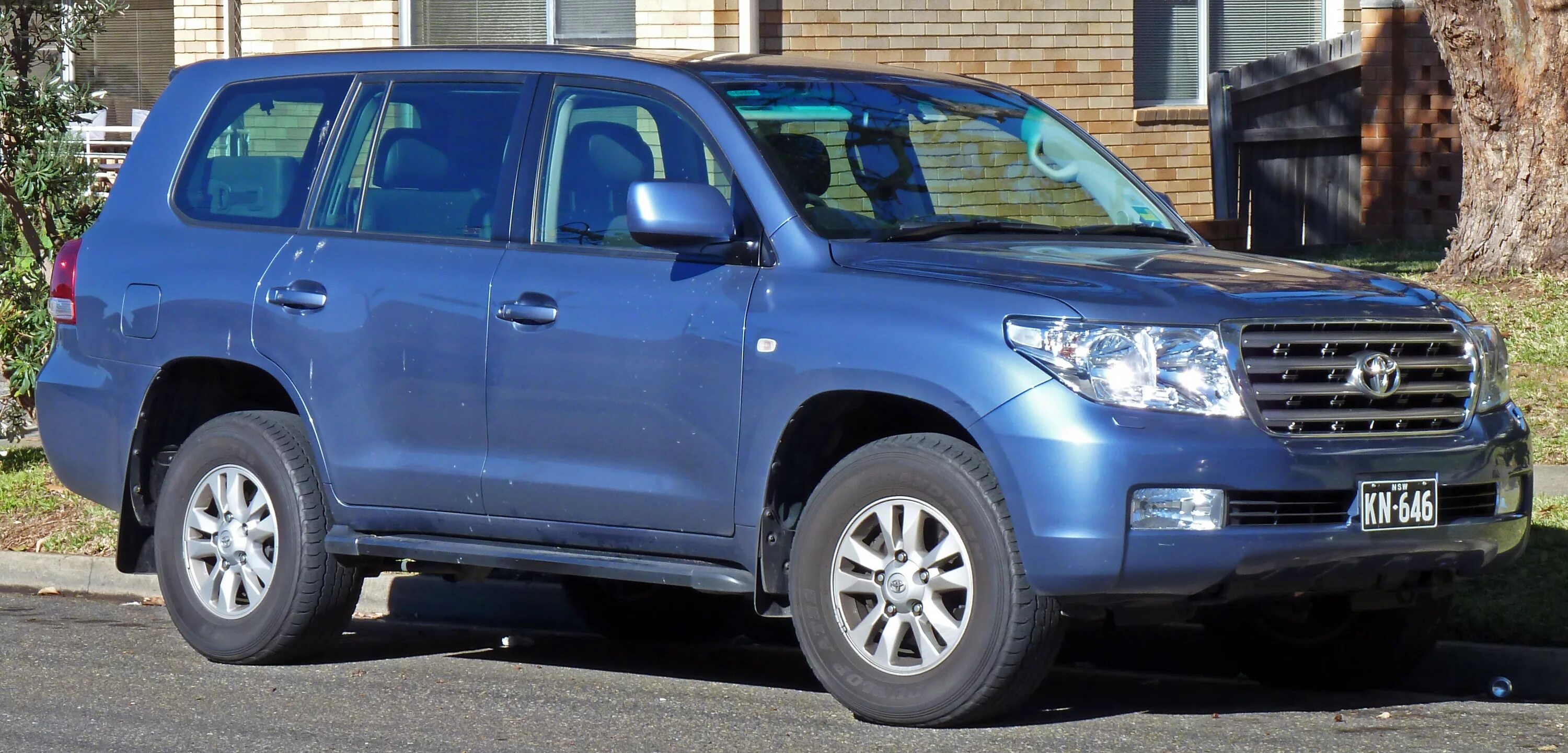 Ленд крузер цвета. Toyota land cruiser 200 blue. toyota land cruiser 300 синяя. toyota land cruiser 200 синий. тойота ленд крузер 200 голубой.