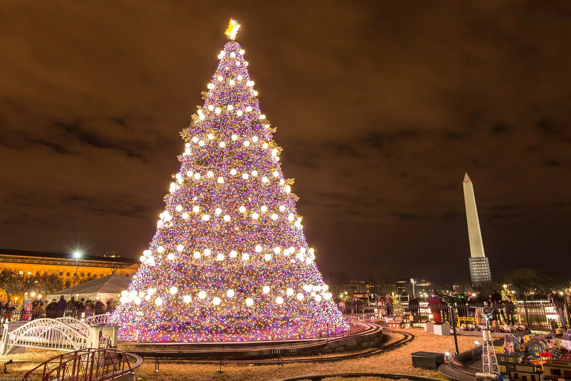 Главная елка вашингтон 2021. Главная елка вашингтон 2021. Елка в белом доме вашингтон. Главная елка в вашингтоне в америке. Новый год в вашингтоне.