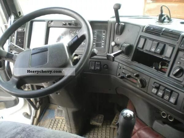 Вольво fh12 1998. Volvo fh12 1998. Volvo fh12 2001. Вольво fh12 1998 салон. Volvo FH12.420 1998 года салон.