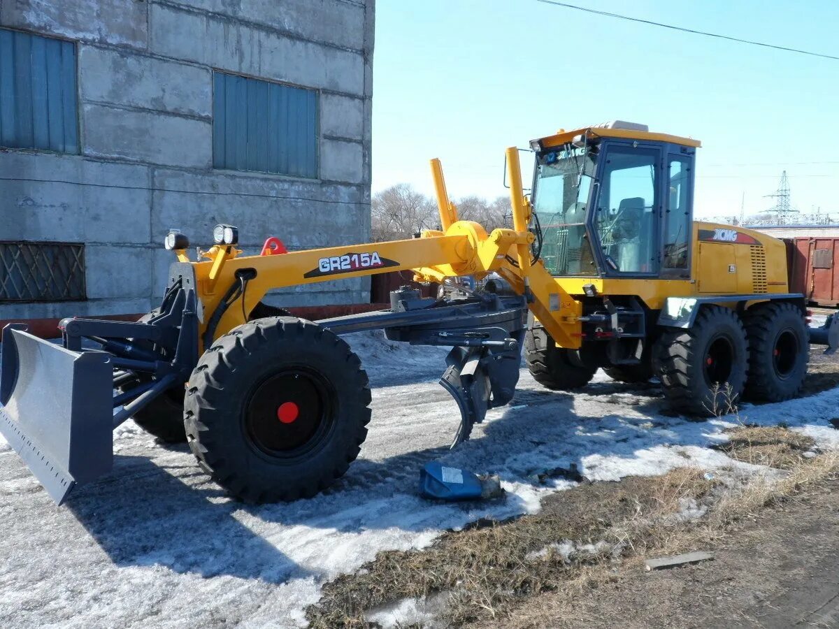 Автогрейдер gr215a. Грейдер xcmg gr215a. xcmg gr215 рыхлитель. xcmg gr215, gr215a. автогрейдер gr215a отвал рыхлитель.