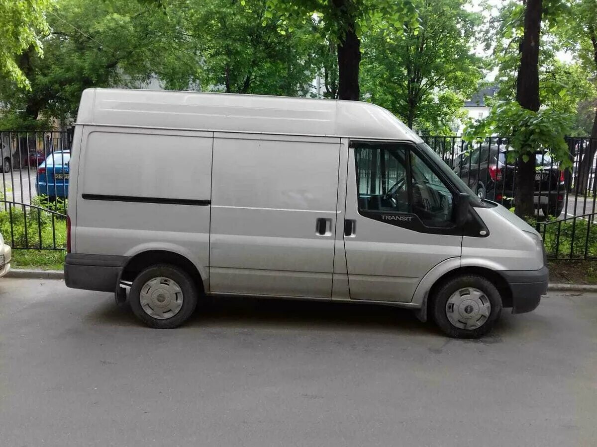 Ford Transit 2011 фургон. Форд Транзит 2011 года. Цельнометаллический Форд Транзит 2011. Форд Транзит цельнометаллический серебристый.