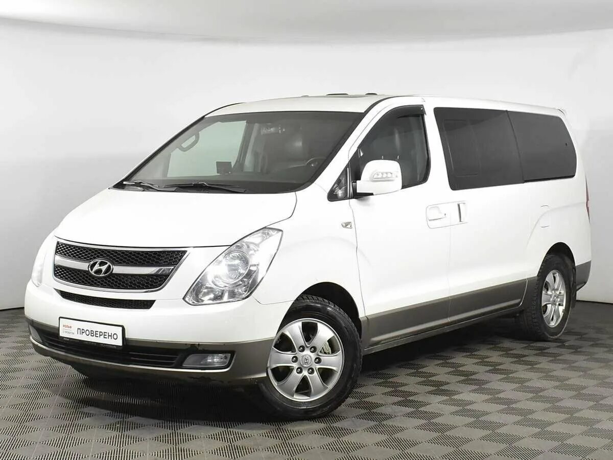 Хендай н 700 е. Honda stepwgn 2014. Черный минивэн хендай. Микроавтобусы 2014 года. Минивэн за 1000000.