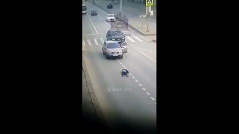 Ровно через час меня собьет машина