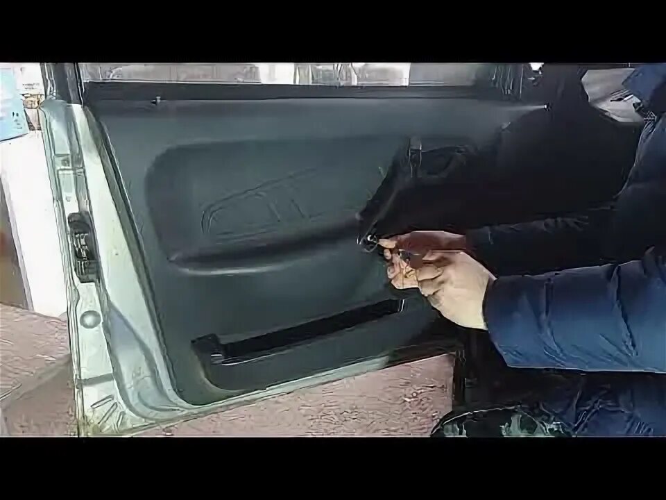 Абмежавальнік адчынення перадпакояў дзвярэй - здыманне і ўсталёўка (ВАЗ-2114 "Sa