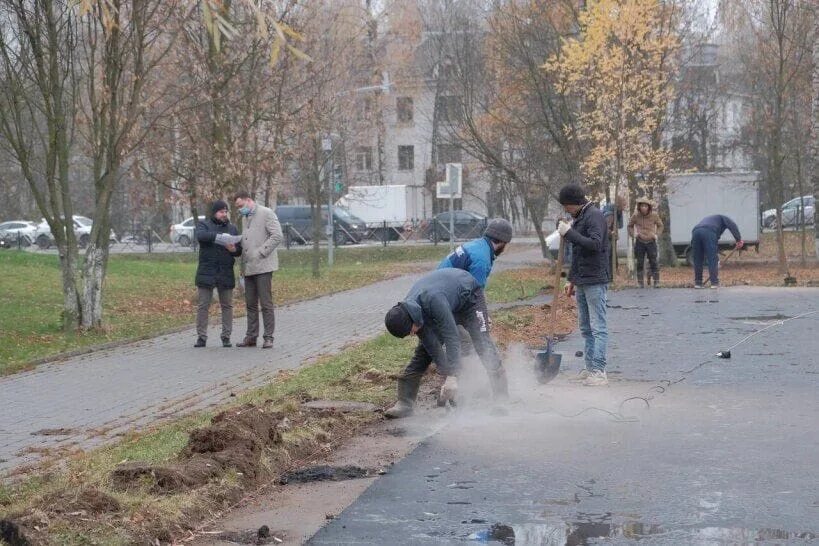 Подработка в парке. Подработка в парке. Благоустройство рабочие. Подработка в парке. Комсомольский парк рязань.