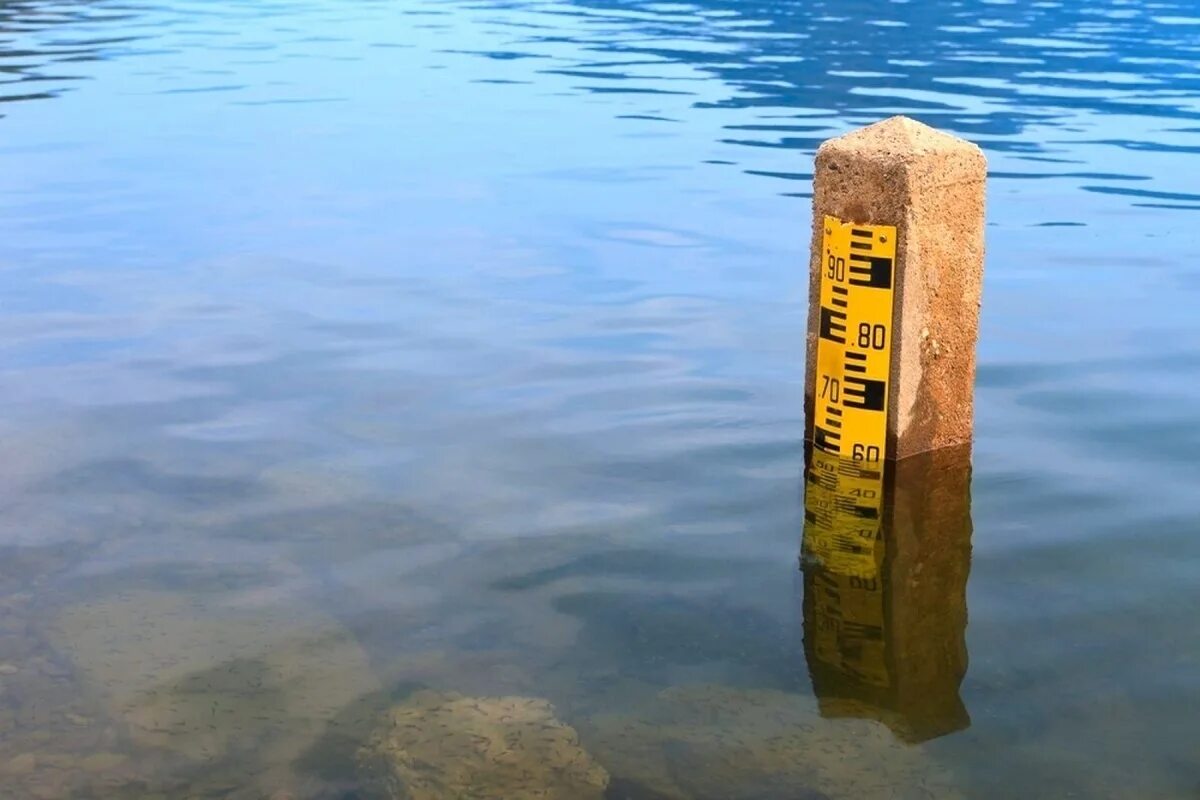 Ежегодное длительное повышение уровня воды в реке. Уровень воды. Поднятие уровня воды. Подъем уровня воды в реке. Повышение уровня воды в реках.