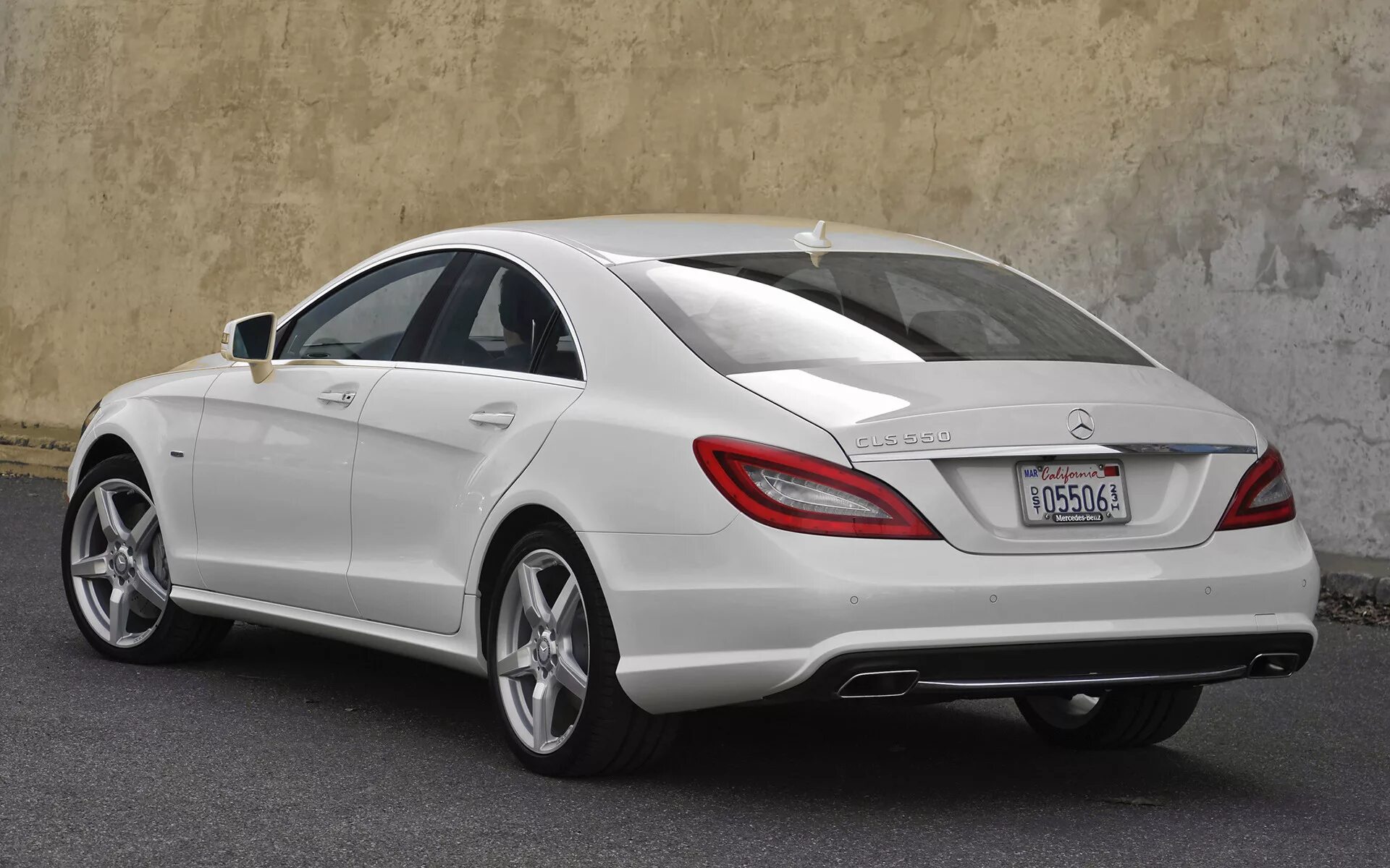 Купить мерседес цлс. Mercedes Benz CLS 550. Mercedes CLS 550. Mercedes CLS 550 2012. Мерседес Бенц ЦЛС 550.