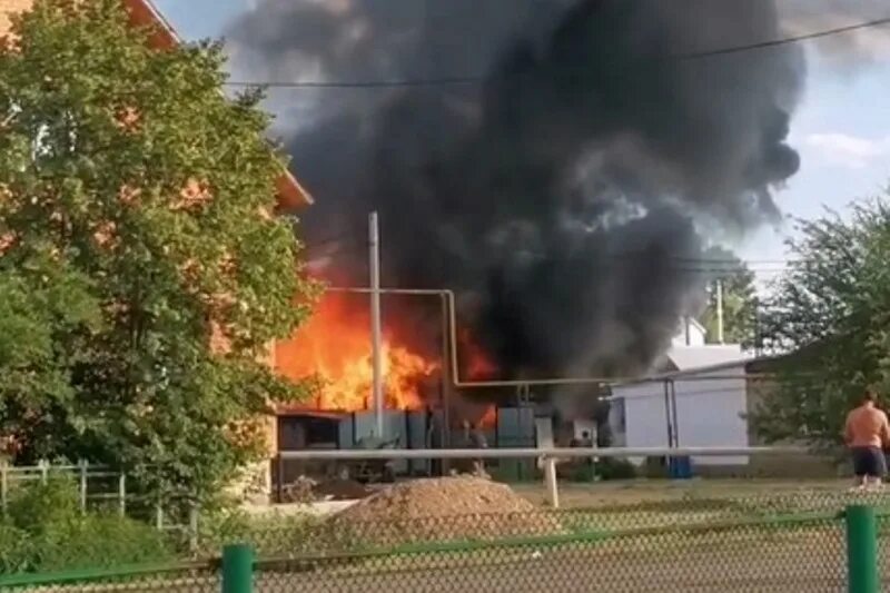 Пожар в Кушкулях Оренбург. Крупные пожары в Оренбурге. Привольная пожар. Оренбург Беляевка сгорело дом. Новости кушкуль оренбург сегодня