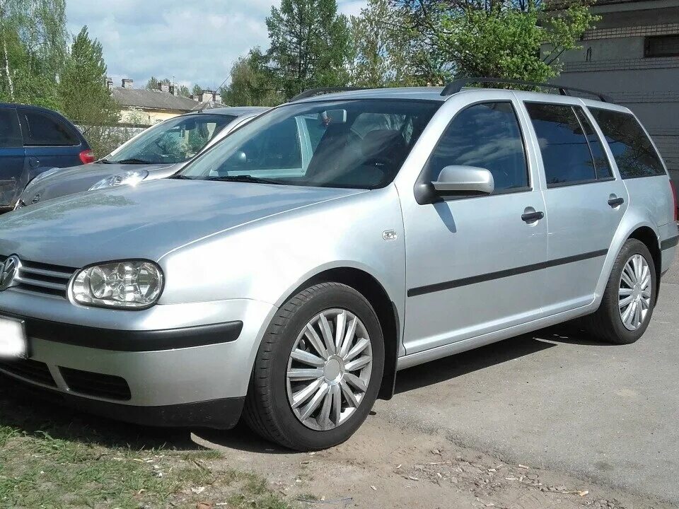 Volkswagen Golf универсал 2000. Фольксваген гольф 4 2000. Гольф 2000г Фольксваген универсал. Volkswagen Golf универсал 2000 года. Куплю фольксваген гольф б у