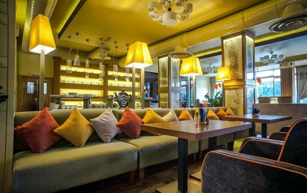 уютное кафе. славянка суворовская площадь, 2, стр. ресторан джонджоли в москве интерьер. ресторан ткемали в москве на лубянке. натахтари ресторан маросейка.