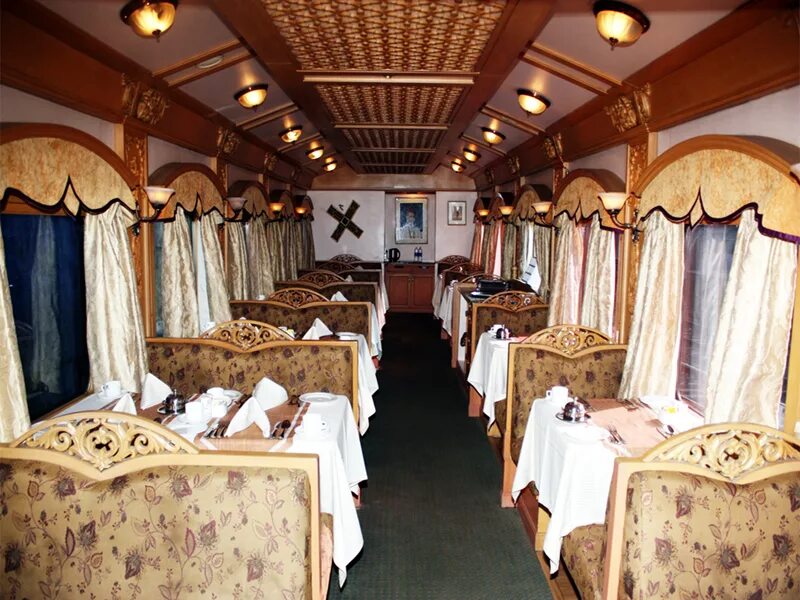 Купить билет на поезд новый афон. Поезд Deccan Odyssey. Deccan Odyssey Luxury Train. Поезд Качин Гоа. Fancy Train.