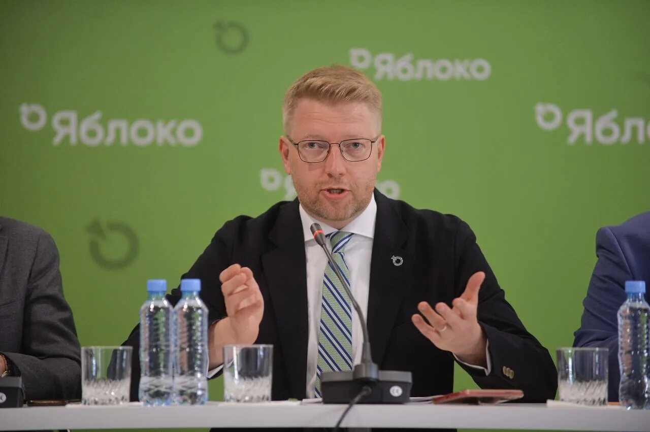 Николаем рыбаковым. Николаем рыбаковым. Николаем рыбаковым. Лидер партии яблоко 2021. Николаем рыбаковым.