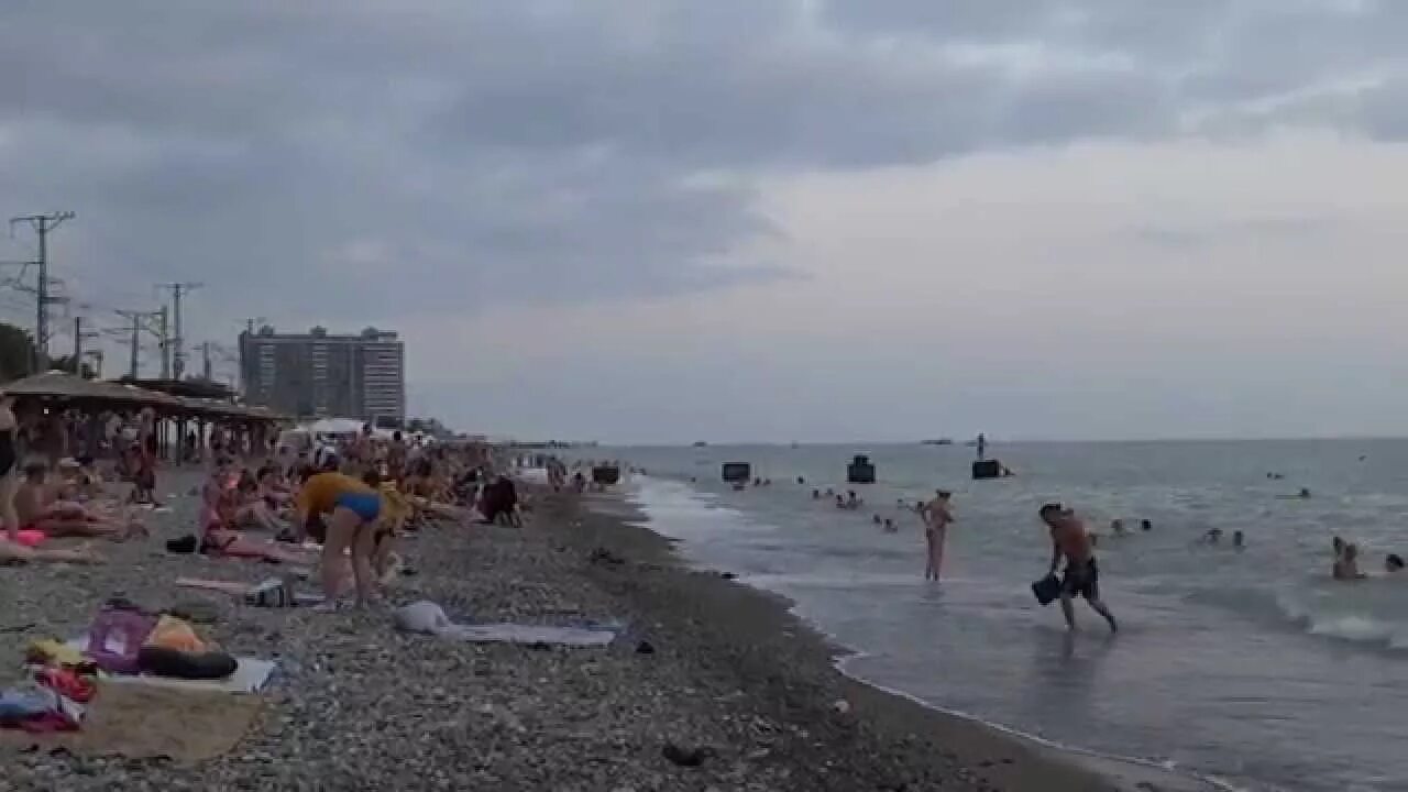Курортный пляж видео. Судак набережная 2023. Лазурный берег евпатория. Мариуполь море пляж 2023. Пляжи алушта видео.