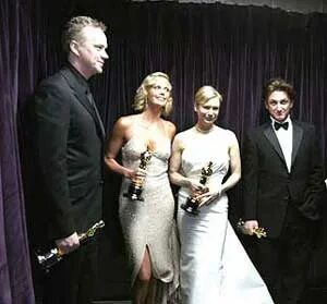 оскар 2004 год. шарлиз терон наряды. оскар 2004 год. шон пенн и шарлиз терон. оскар 2004 год.