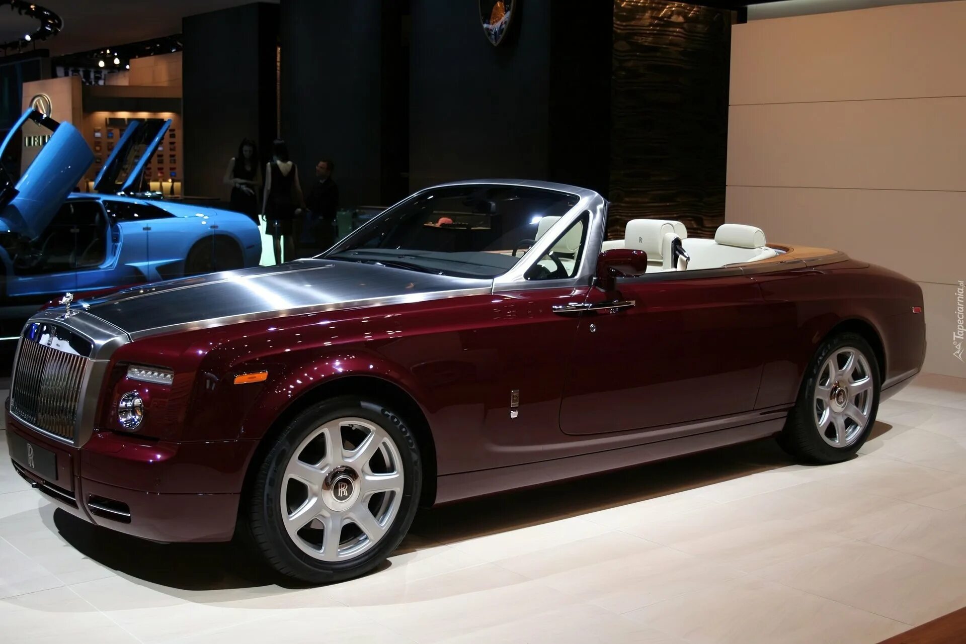 Роллс купе. Роллс Ройс кабриолет 2022. Rolls Royce Phantom Coupe 2022. Rolls Royce Phantom Cabrio. Rolls Royce Drophead.