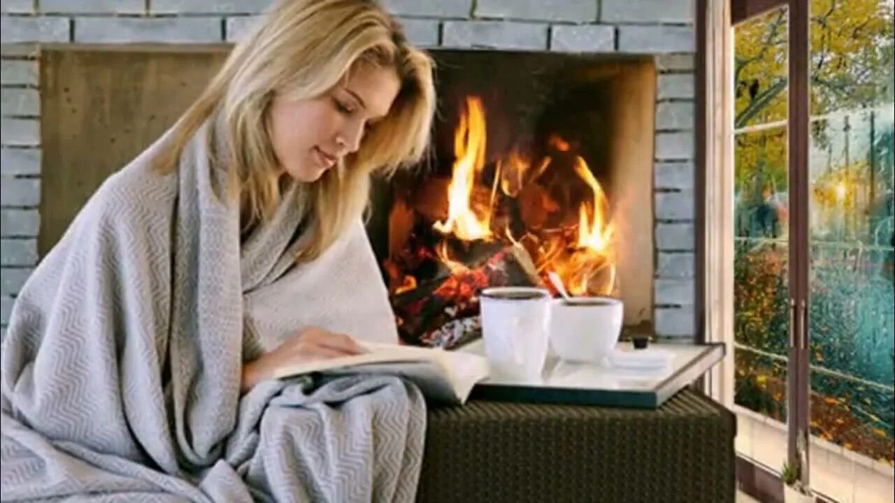 Уютного зимнего вечера. Тепло и уют в доме. Тёплого уютного вечера. Камин уют. Теплый плед и камин.