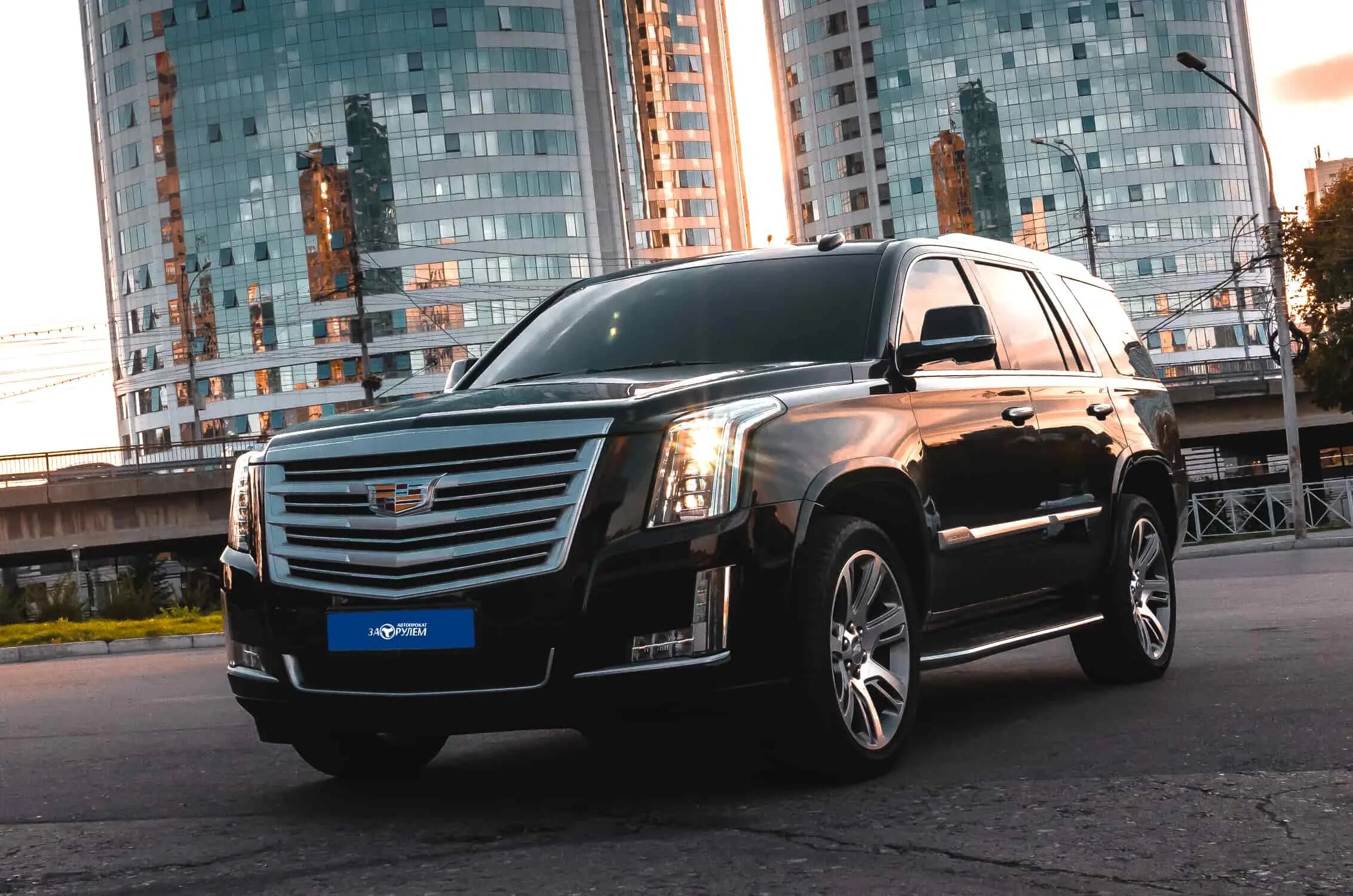 Аренда cadillac. Cadillac escalade 2011. Кадиллак эскалейд 3 на свадьбе. Кадиллак эскалейд 2016 года. Аренда cadillac.