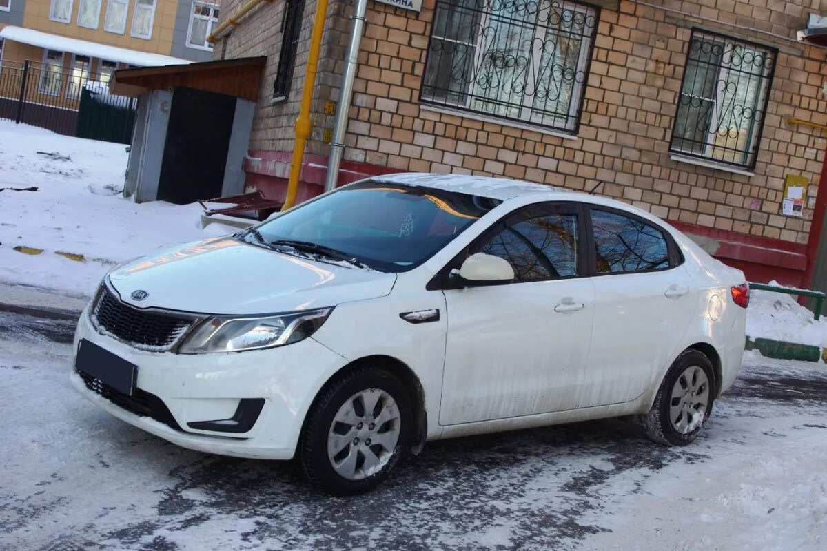 Авито киа с пробегом краснодарский край. Kia Rio III, 2013 Г.. Kia Rio 2013 белая. Кия Рио 2013. Киа Рио 2013г.