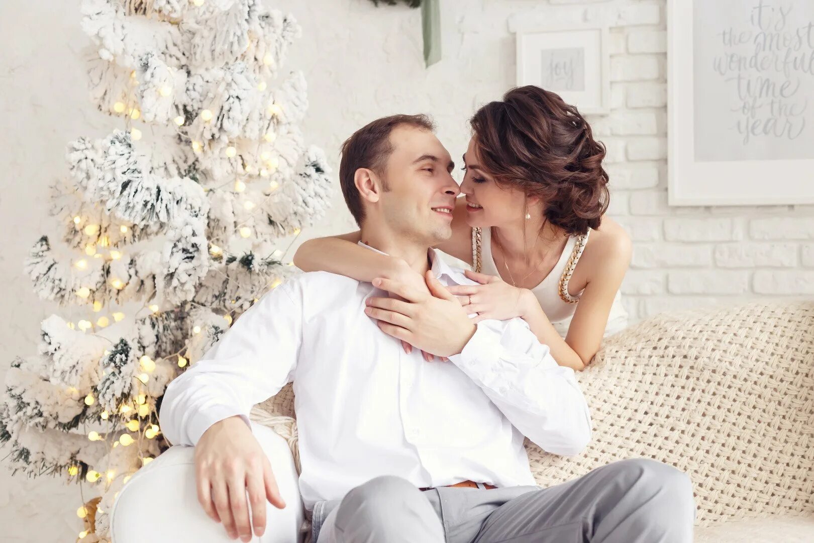 студия пара. студия пара. парная фотосессия в студии. фотосессия пара в студии. новогодняя фотосессия в студии.