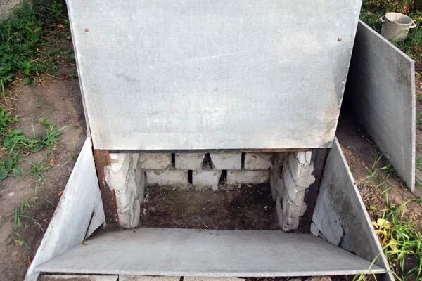 Газоблок туалет. Фундамент для дачного туалета. туалет из пеноблоков на даче. уличный туалет из блоков. туалет для дачи блочный.
