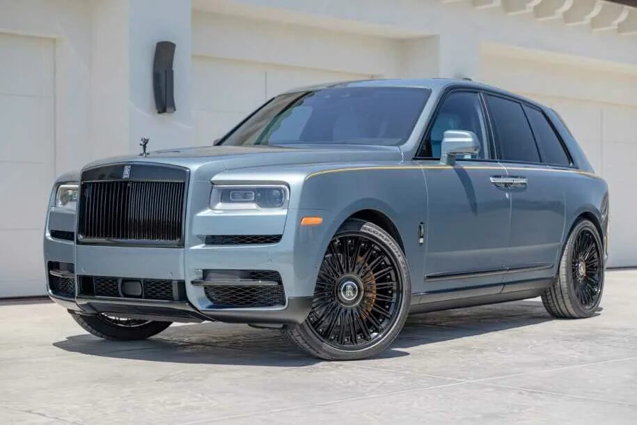 Rolls cullinan цена. Rolls Royce Cullinan 2022. Роллс Ройс Куллинан 2022. Rolls Royce Cullinan. Джип Роллс Ройс 2022 Cullinan.