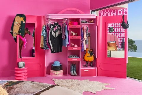 Barbie dreamhouse
