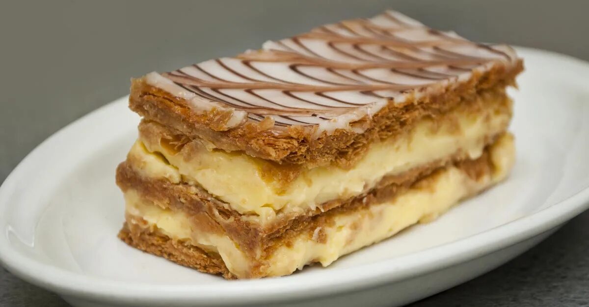Торт миллер. Торт ладога. Пирожное с белой глазурью. Торт наполеон. Tongguan millefeuille cake.