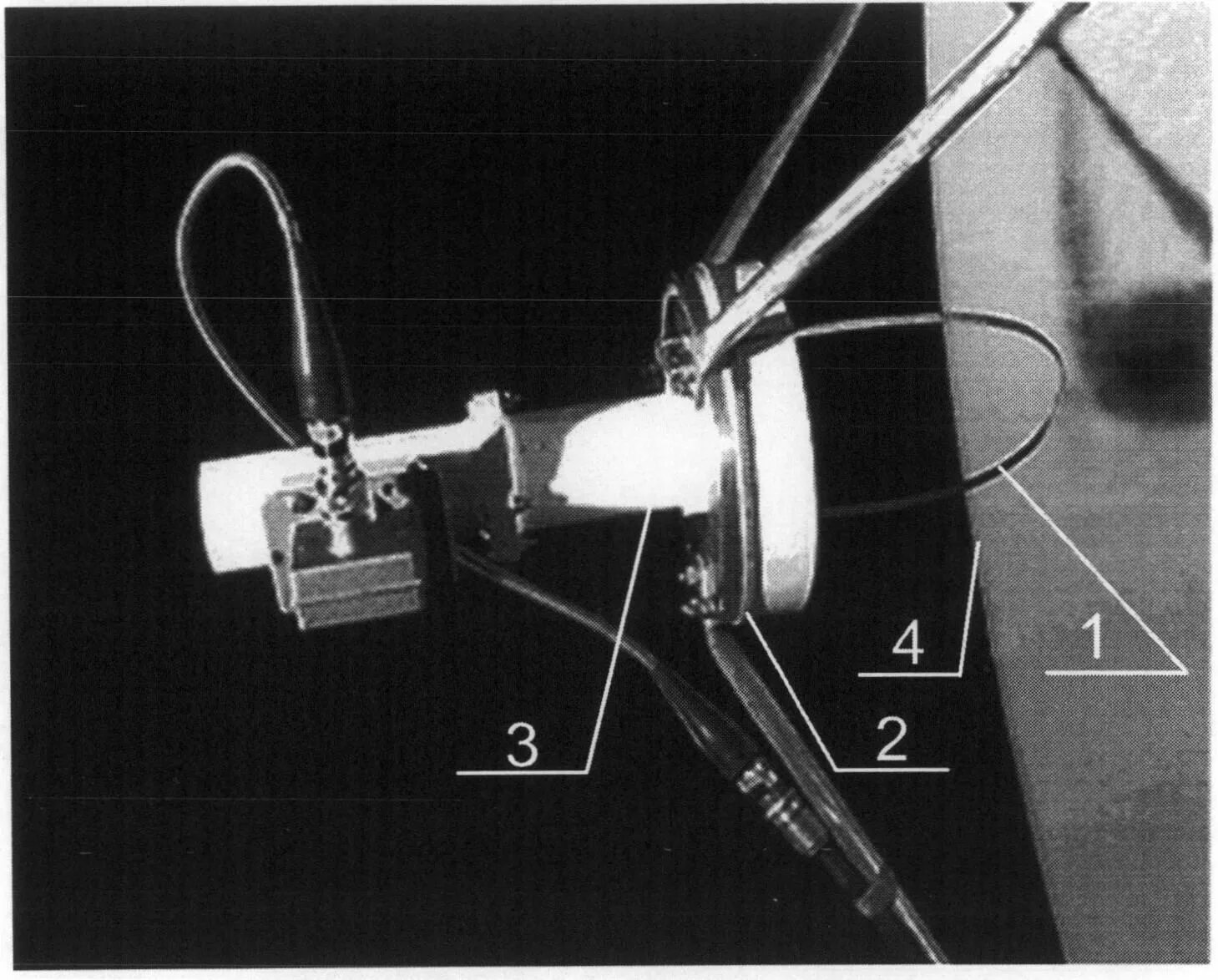 Поляризация антенны РРС Р-414. Конструкция облучателя спутниковой антенны. Конструкция фермы узла зачековки спутниковой космической антенны. Поляризация облучателя зеркальной антенной. Конвертер поляризация