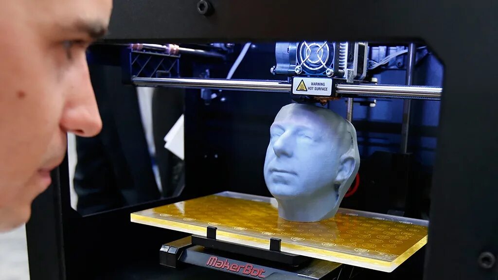 3d принтер будущее. Печать на 3d принтере. 3д принтер печатает.