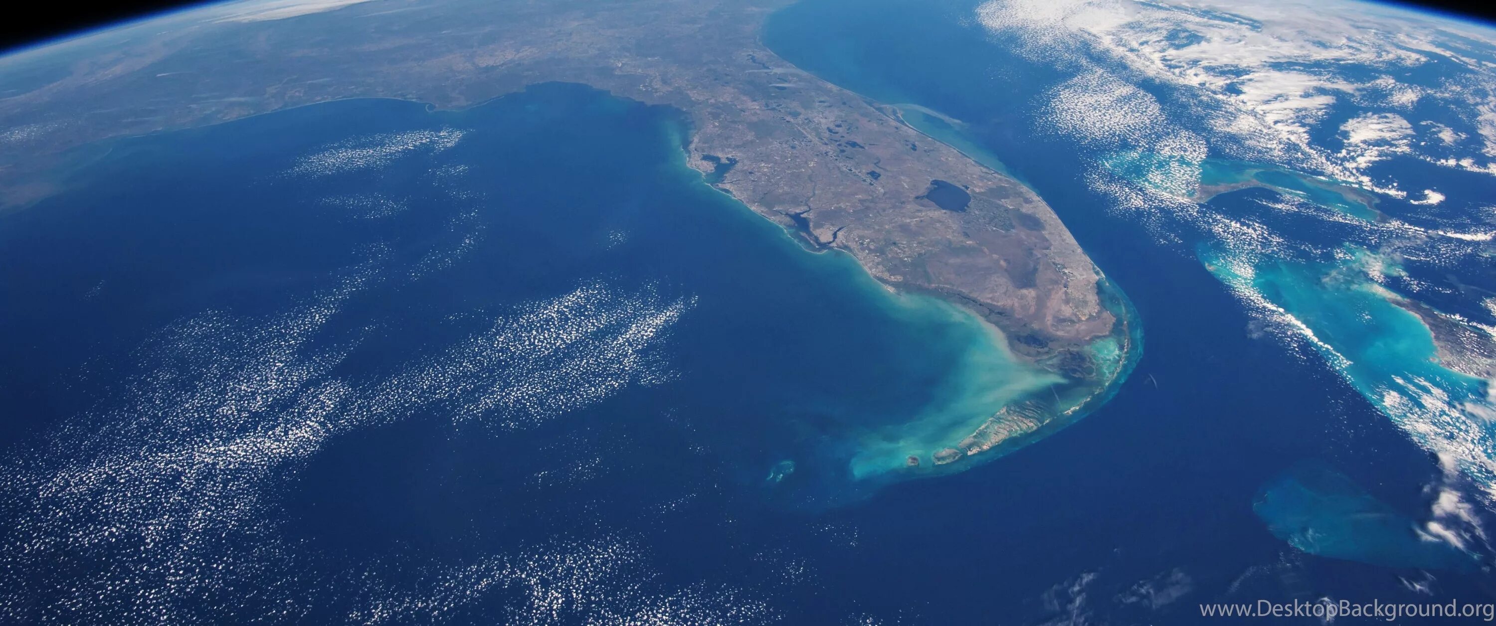 Суша тихого океана. Атлантический океан тихий океан со спутника. Снимок со спутника океана Атлантического. Тихий и Атлантический океан с космоса. Атлантический океан снимок из космоса.