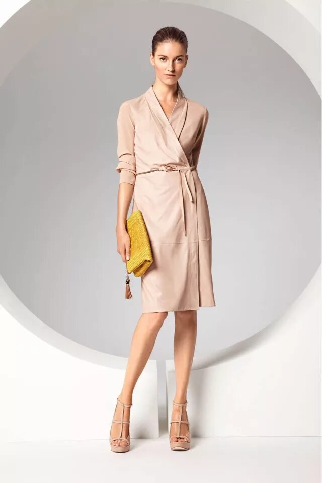 Платья с запахом 2020 года модные. Платья с запахом 2020 года модные. Бархатное платье с запахом. Фасоны платьев с запахом. Платье zara velvet.