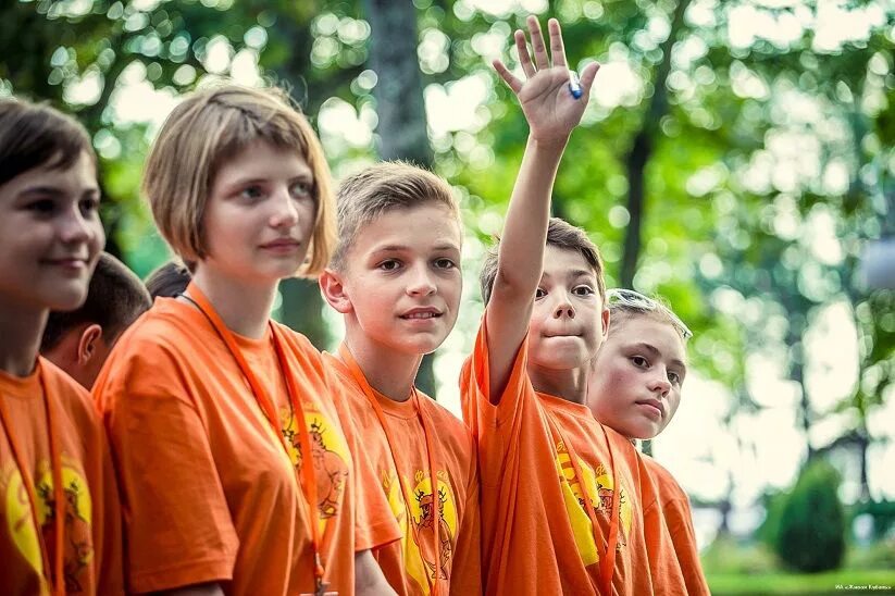 Вожатый. Международный лагерь орленок. Орлёнок детский лагерь. Лагерь орленок туапсе вожатые. Имидж вожатого.