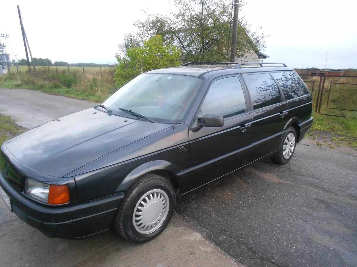 Фольксваген 1990 годов. Volkswagen b3 универсал 1990. Фольксваген Пассат универсал 1990 года. Фольксваген b3 универсал черный. Пассат б3 универсал черный.