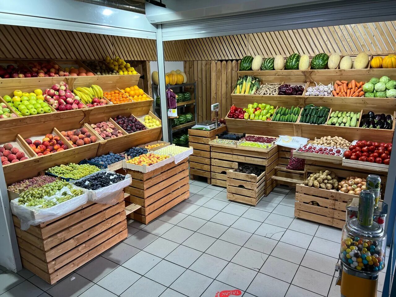 Аренда под овоще. Фруктовый рай. Сниму овощной отдел Владикавказе. Требуется продавец в овощной магазин.