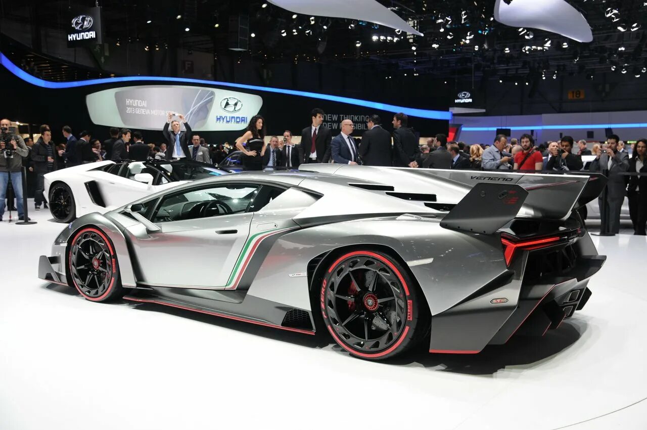 Big best cars. Ламборгини Венено. Ламборджини Венено 2020. Lamborghini Veneno LP 750-4. Lamborghini Veneno электромобиль.